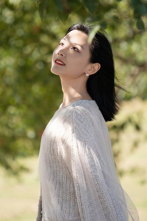 丰满胸部美女自然美照 界面截图